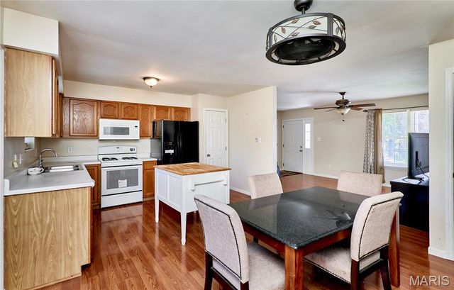 1217 White Oak Court, Troy, MO 63379