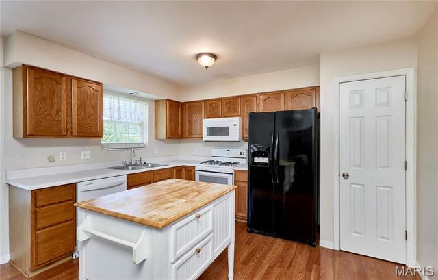1217 White Oak Court, Troy, MO 63379