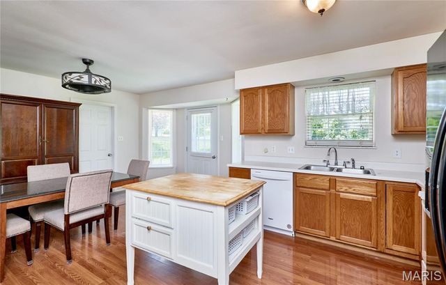 1217 White Oak Court, Troy, MO 63379