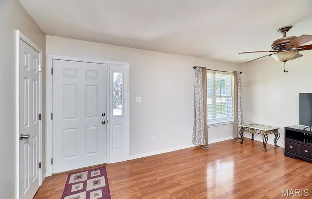 1217 White Oak Court, Troy, MO 63379