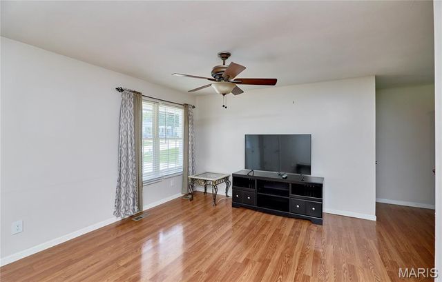 1217 White Oak Court, Troy, MO 63379