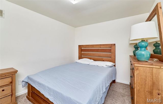 1217 White Oak Court, Troy, MO 63379