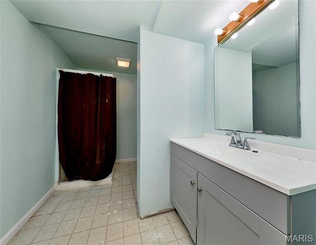 1217 White Oak Court, Troy, MO 63379