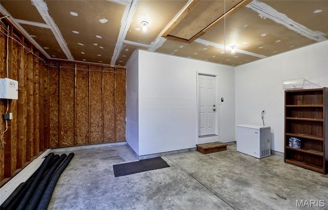 1217 White Oak Court, Troy, MO 63379