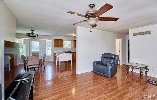 1217 White Oak Court, Troy, MO 63379