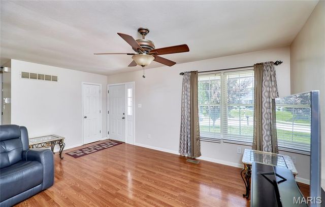 1217 White Oak Court, Troy, MO 63379