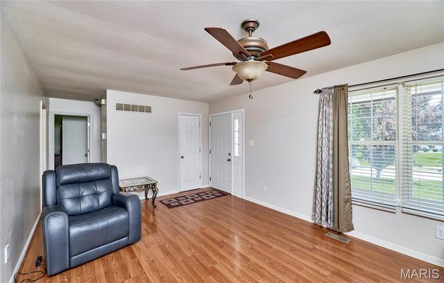 1217 White Oak Court, Troy, MO 63379