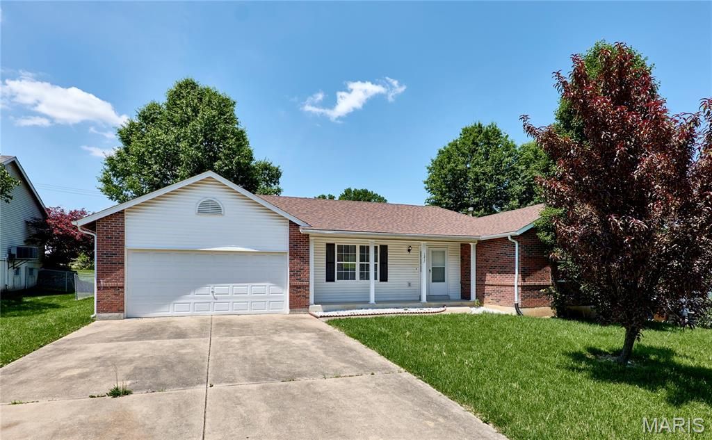 1217 White Oak Court, Troy, MO 63379