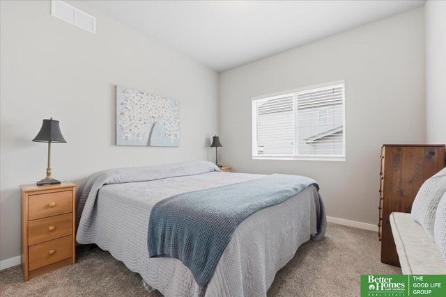 12004 S 107 Avenue, Papillion, NE 68046