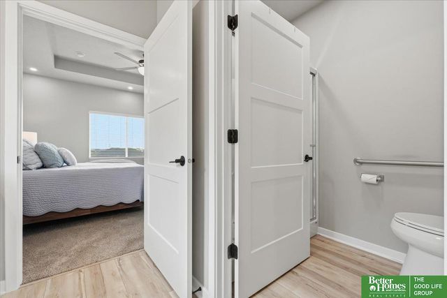 12004 S 107 Avenue, Papillion, NE 68046