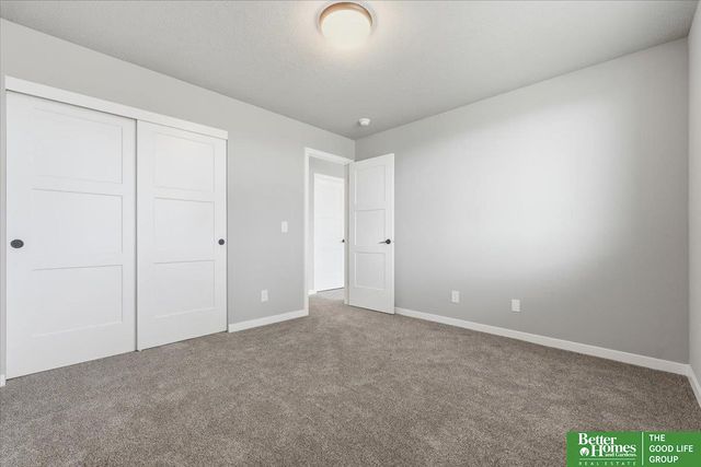12004 S 107 Avenue, Papillion, NE 68046