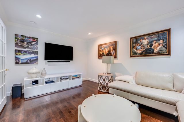 439C Dedham Street C, Newton, MA 02459