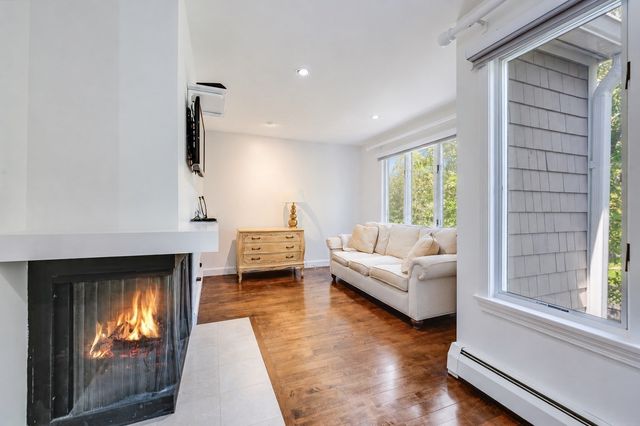 439C Dedham Street C, Newton, MA 02459