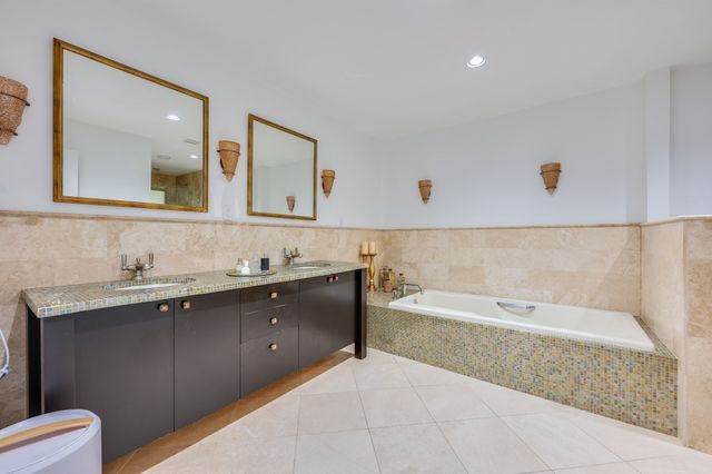 439C Dedham Street C, Newton, MA 02459