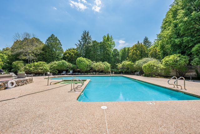 439C Dedham Street C, Newton, MA 02459