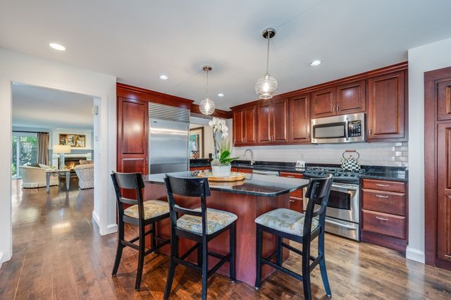 439C Dedham Street C, Newton, MA 02459