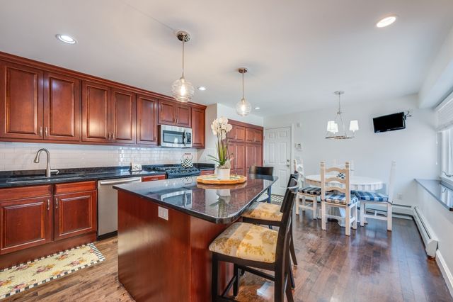 439C Dedham Street C, Newton, MA 02459