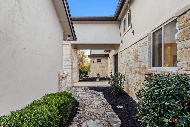 744 Canna Lily Circle, Driftwood, TX 78619