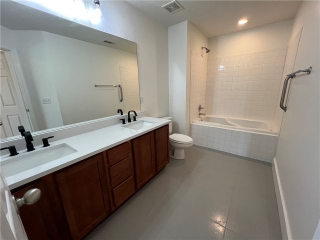 2708 N Westminster Drive, Fayetteville, AR 72704