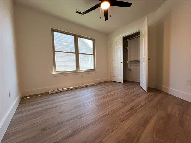 2708 N Westminster Drive, Fayetteville, AR 72704
