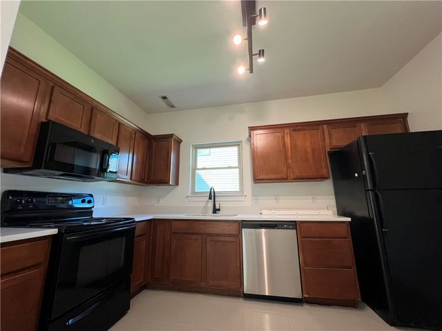 2708 N Westminster Drive, Fayetteville, AR 72704