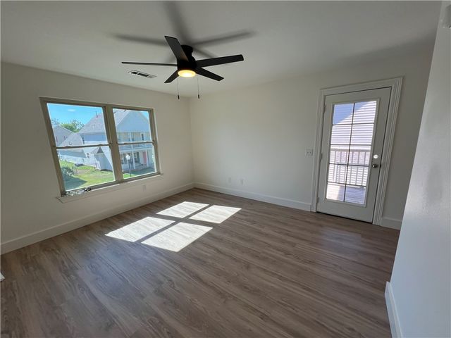 2708 N Westminster Drive, Fayetteville, AR 72704