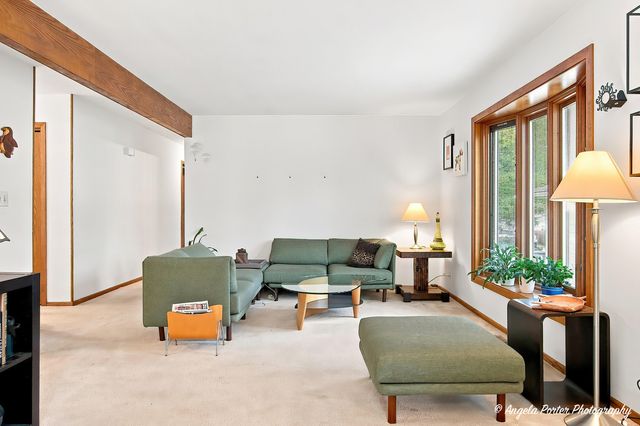 210 Maplewood Drive, Antioch, IL 60002