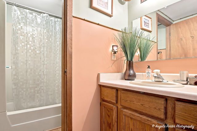 210 Maplewood Drive, Antioch, IL 60002