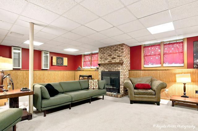 210 Maplewood Drive, Antioch, IL 60002