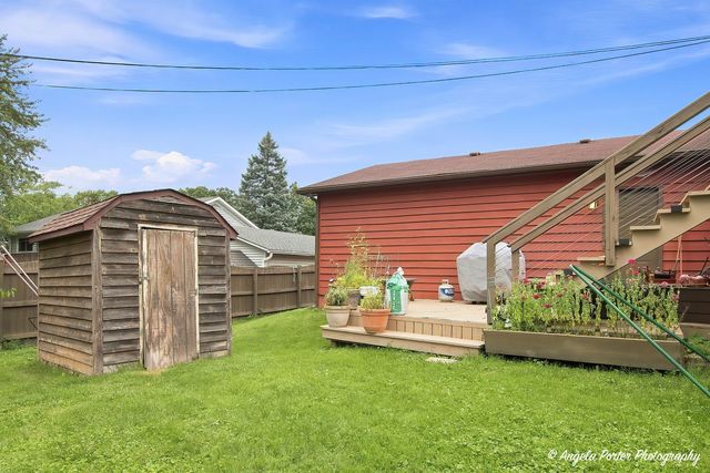 210 Maplewood Drive, Antioch, IL 60002