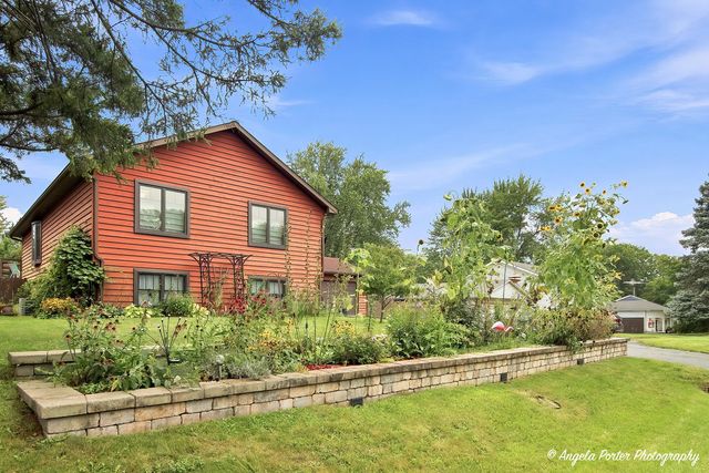 210 Maplewood Drive, Antioch, IL 60002