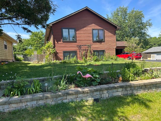 210 Maplewood Drive, Antioch, IL 60002