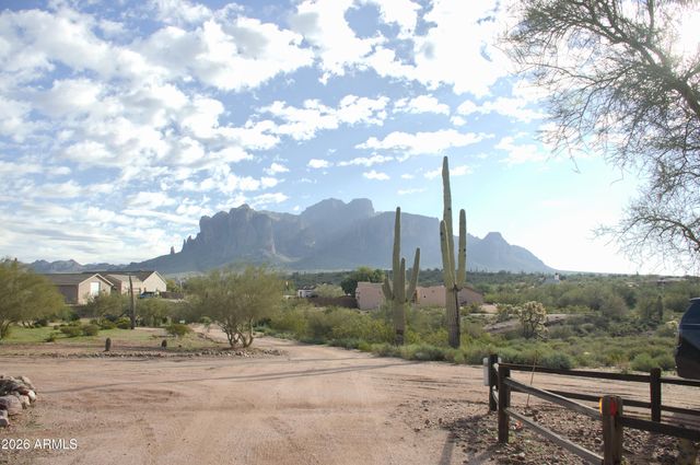 3826 N Rain Cloud Drive, Apache Junction, AZ 85119