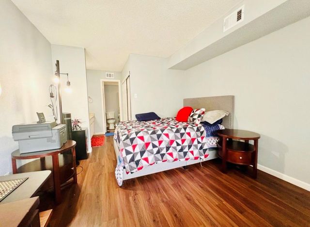 6239 Ludington Drive 22-928, Houston, TX 77035