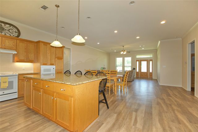 318 E 4th Street, Lindsay, TX 76250
