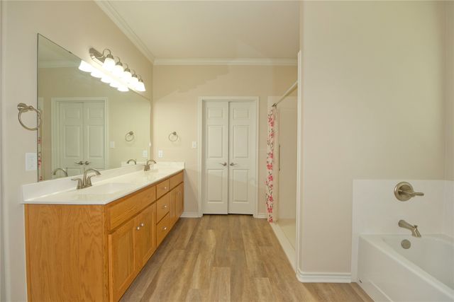 318 E 4th Street, Lindsay, TX 76250