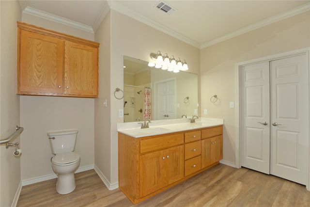 318 E 4th Street, Lindsay, TX 76250