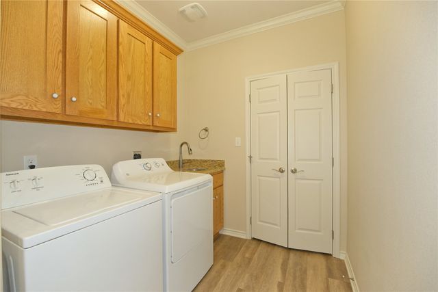 318 E 4th Street, Lindsay, TX 76250