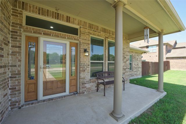 318 E 4th Street, Lindsay, TX 76250
