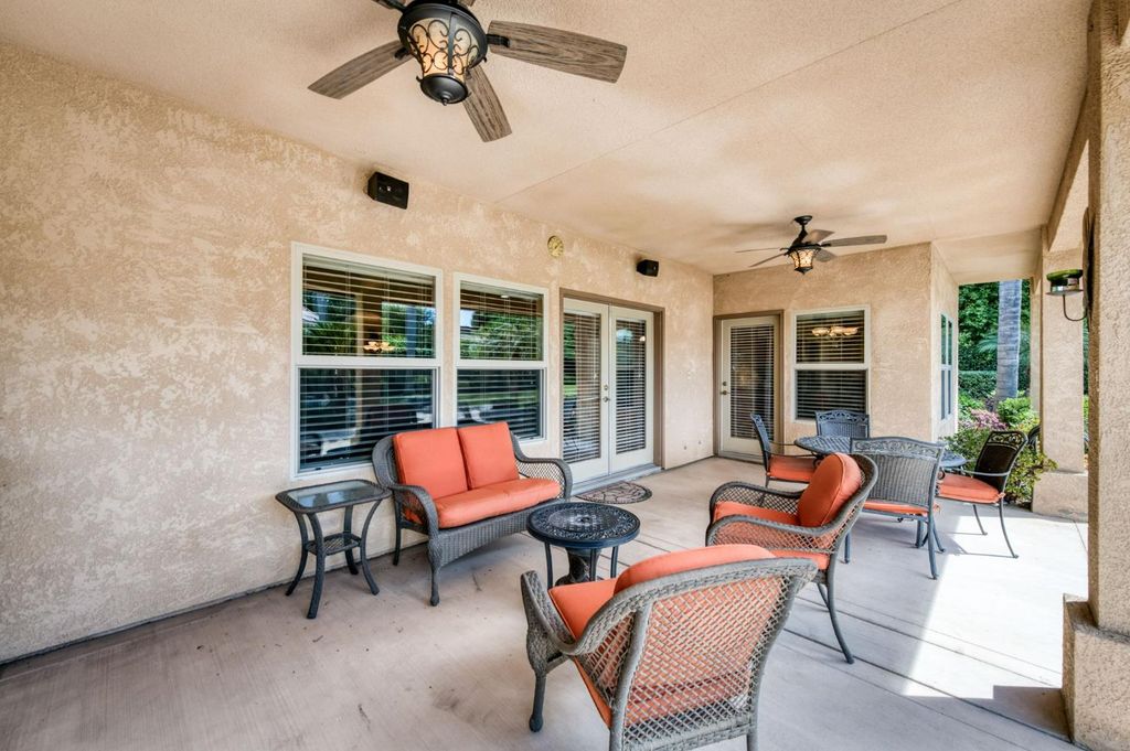 Image 35 of property listing at 4907 Lakewood Court, Visalia, CA 93291