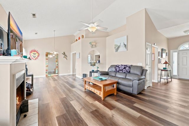 909 Leather Leaf Ln., Longs, SC 29568
