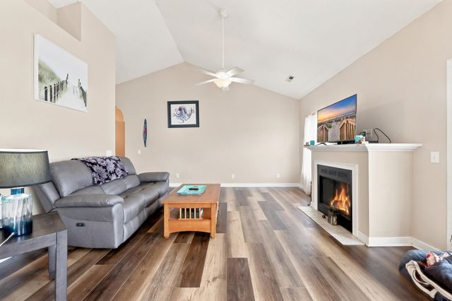 909 Leather Leaf Ln., Longs, SC 29568
