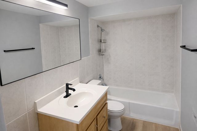 5202 Washington Street 408, Downers Grove, IL 60515