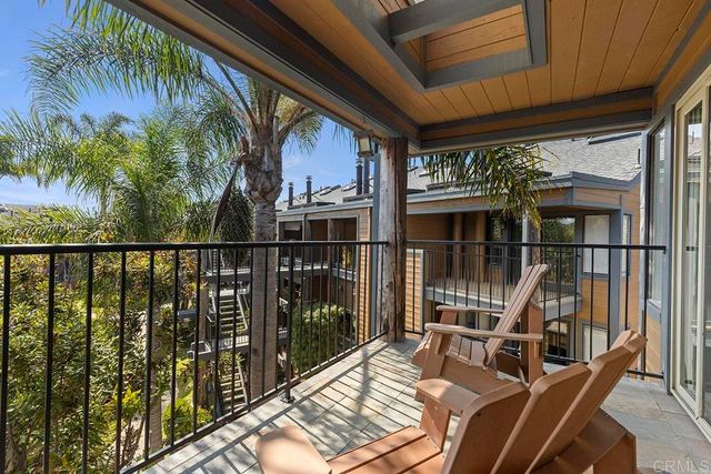 4009 Layang Layang Circle J, Carlsbad, CA 92008
