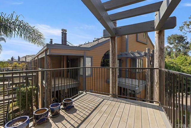 4009 Layang Layang Circle J, Carlsbad, CA 92008