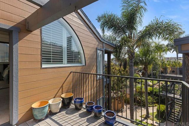 4009 Layang Layang Circle J, Carlsbad, CA 92008