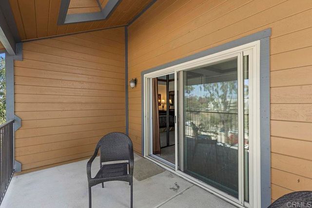 4009 Layang Layang Circle J, Carlsbad, CA 92008