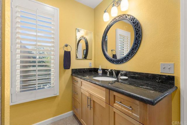 4009 Layang Layang Circle J, Carlsbad, CA 92008