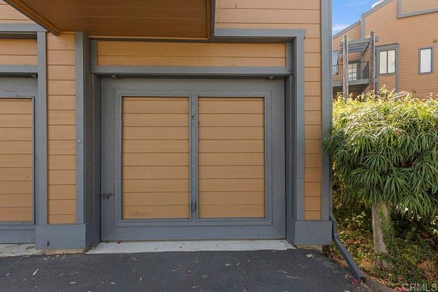 4009 Layang Layang Circle J, Carlsbad, CA 92008