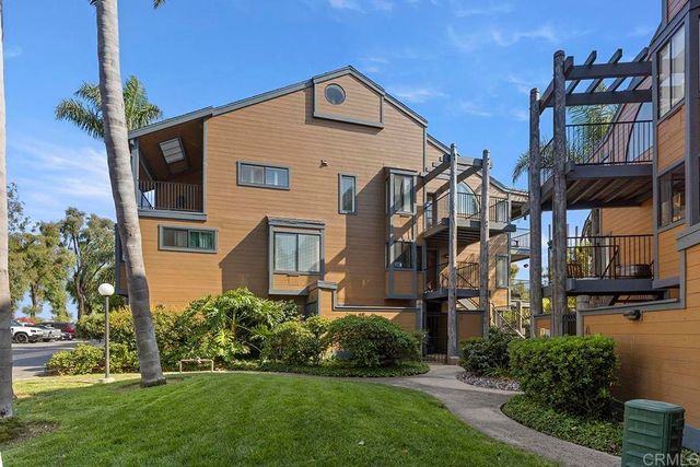 4009 Layang Layang Circle J, Carlsbad, CA 92008